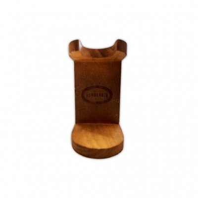 Suporte de madeira para smartphone com gravação 'RADMAR'