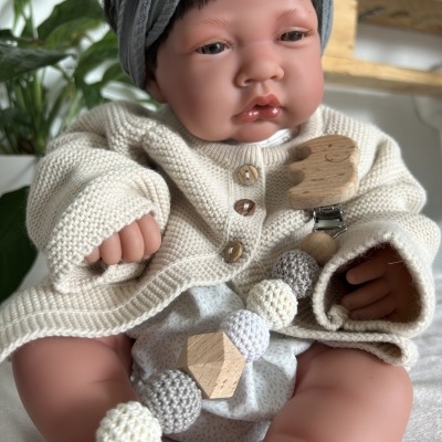 prende chucha madeira e crochê