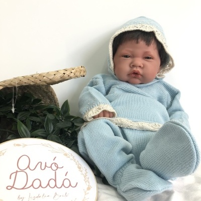 Conjunto de camisola, calça e touca