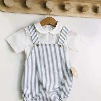 Fofo&#x20;e&#x20;camisa&#x20;&#x00E0;s&#x20;riscas