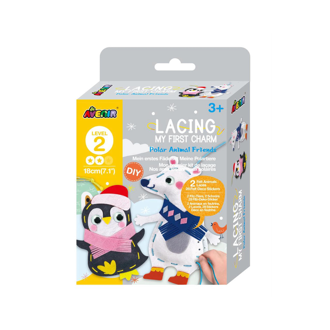 Lacing My First Charm - Animais Polares