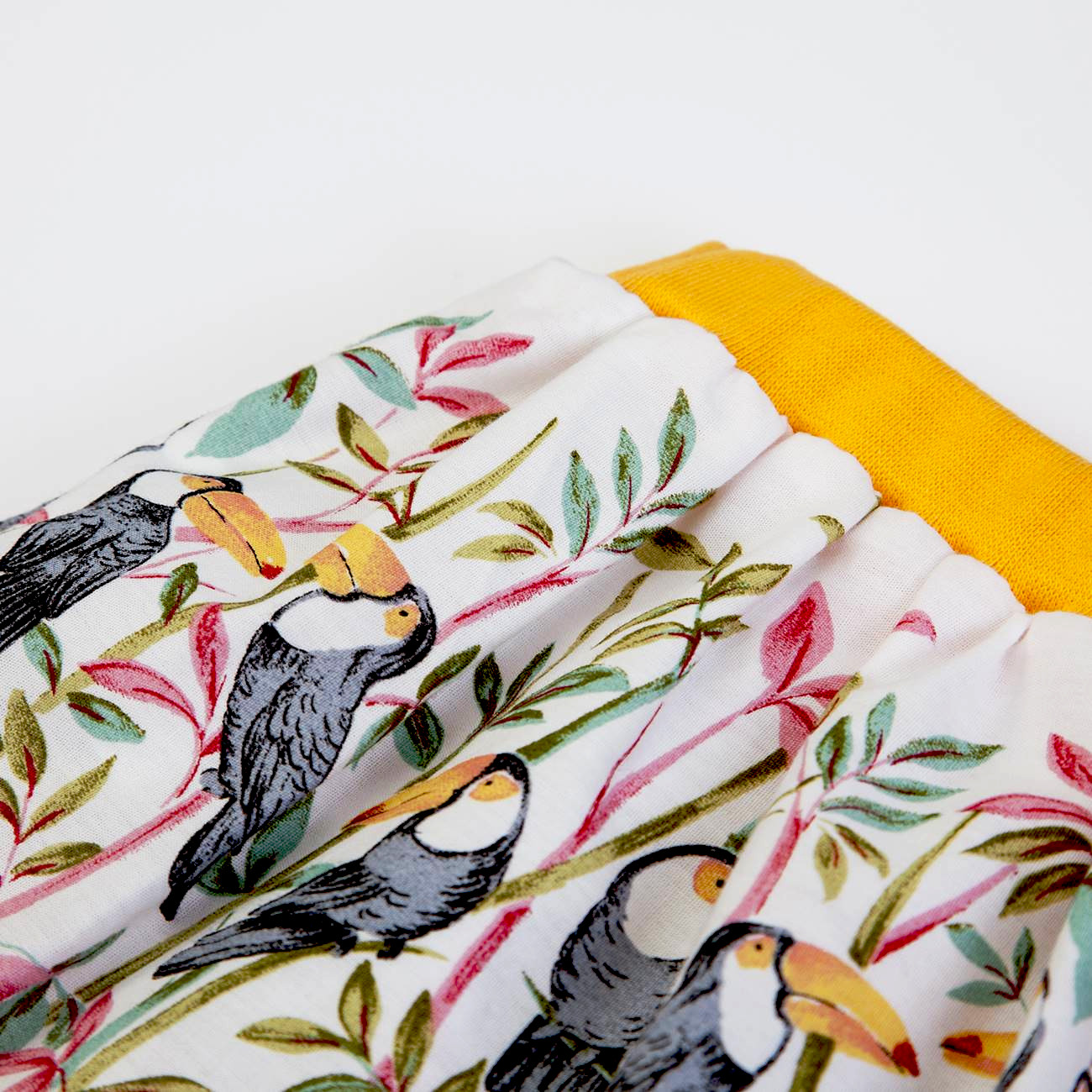 Conjunto orgânico t-shirt e saia Tucanos 12-24 meses