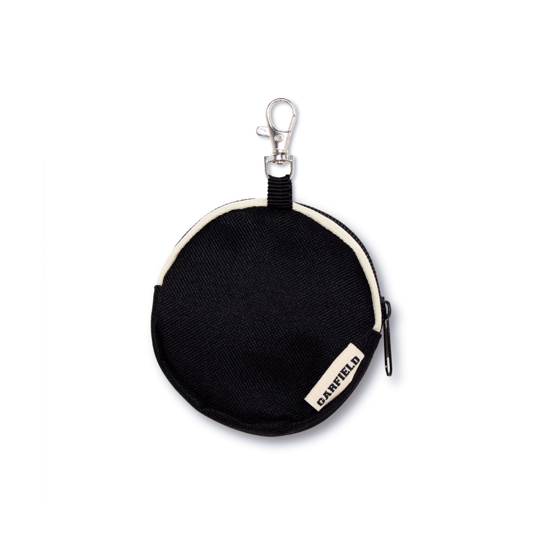 Estojo redondo preto com fecho e clip metálico