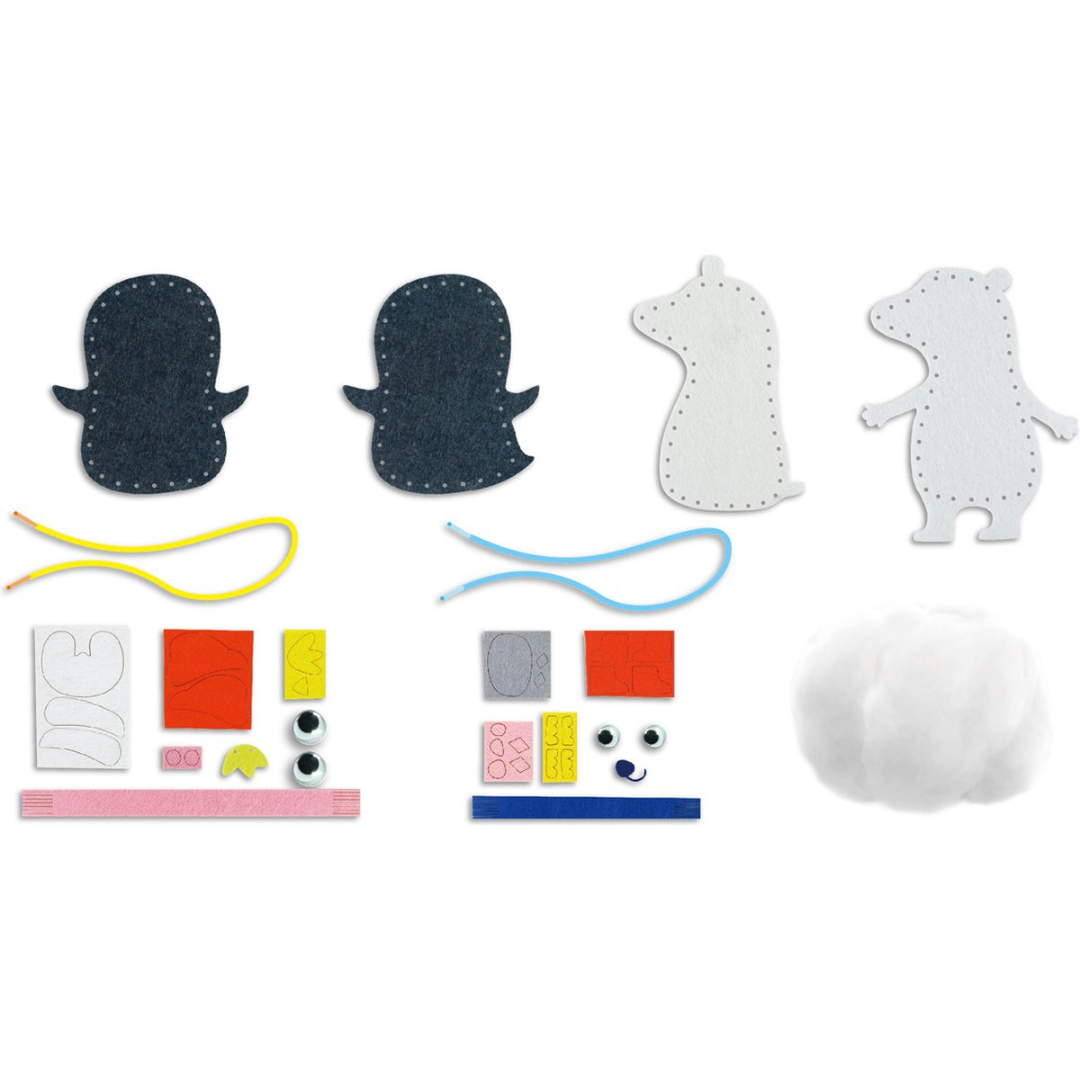 Lacing My First Charm - Animais Polares