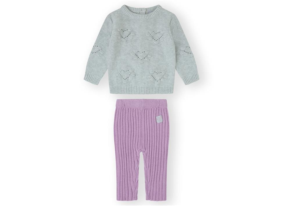 Conjunto de roupa para bebé cinzenta clara e lilás com padrão de corações.