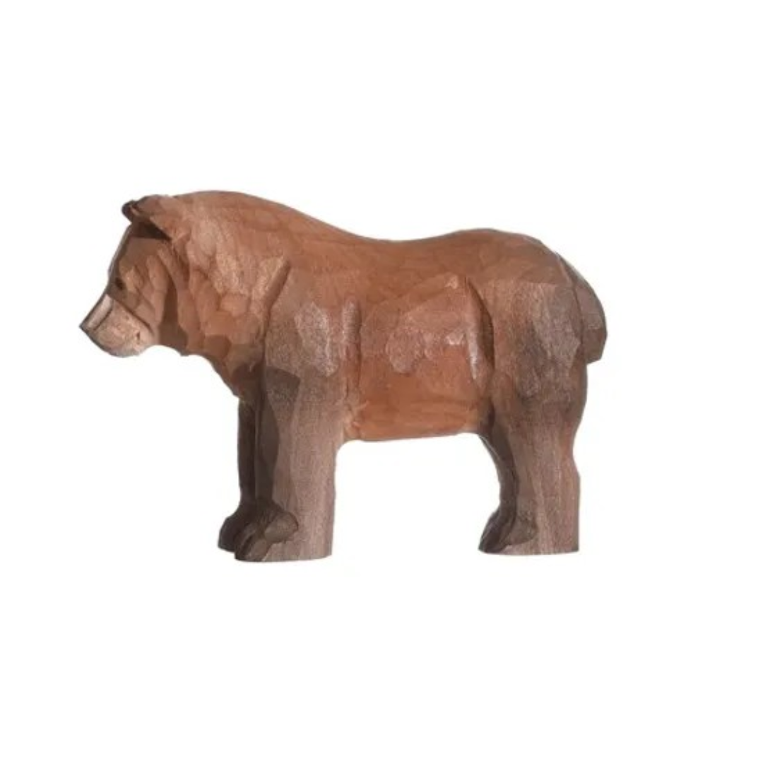 Urso pardo em madeira