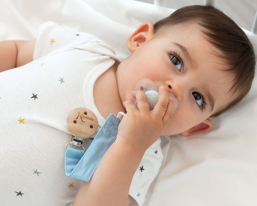 Clip suporte chupeta em madeira azul