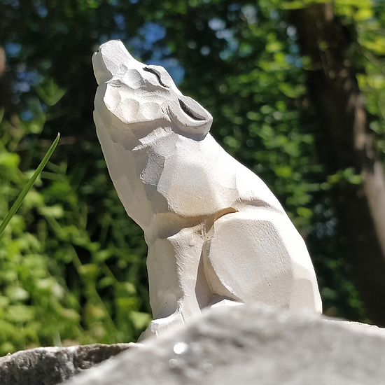 Lobo ártico em madeira