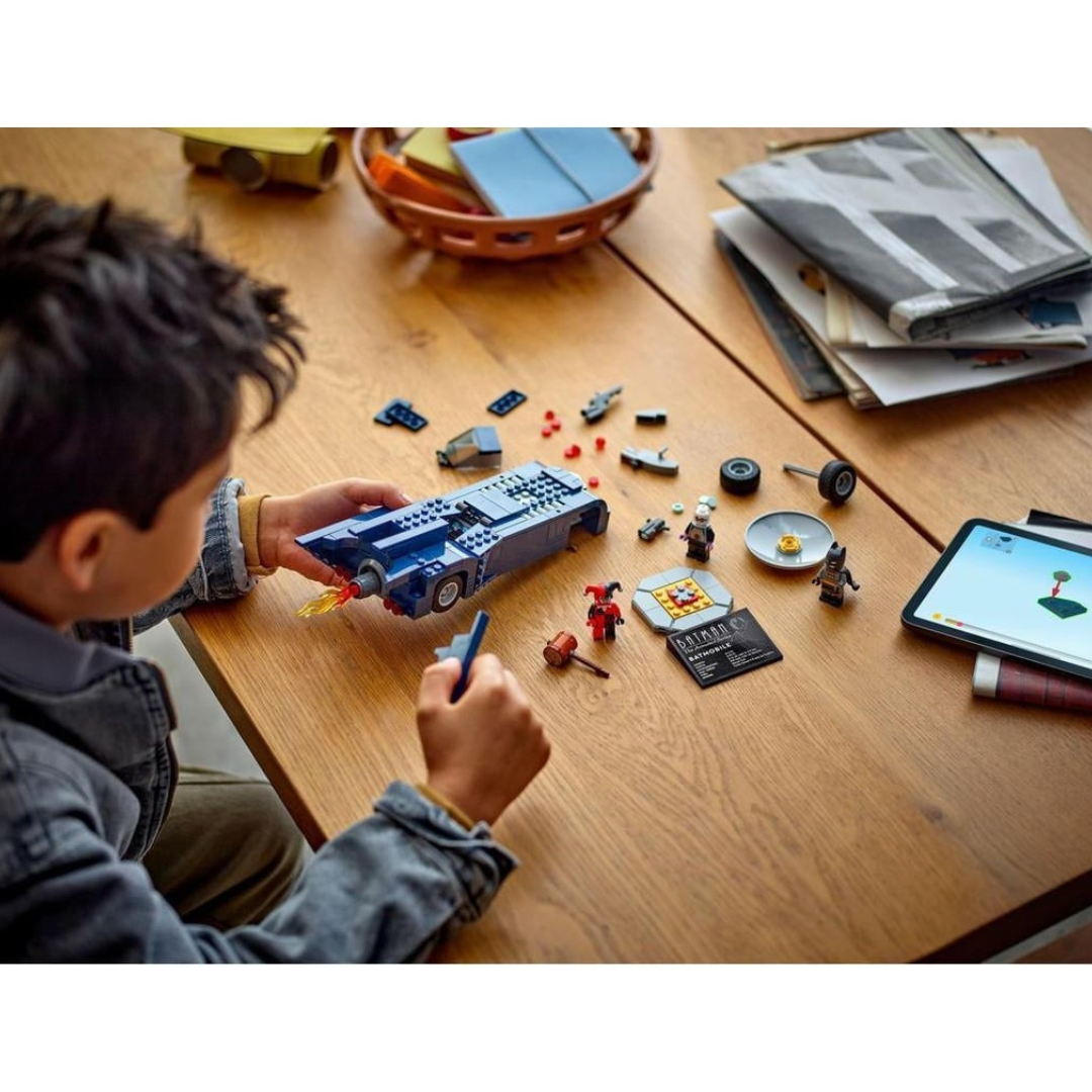 LEGO DC Comics 76274 - Batman com o Batmóvel Vs. Harley Quinn e Mr. Freeze