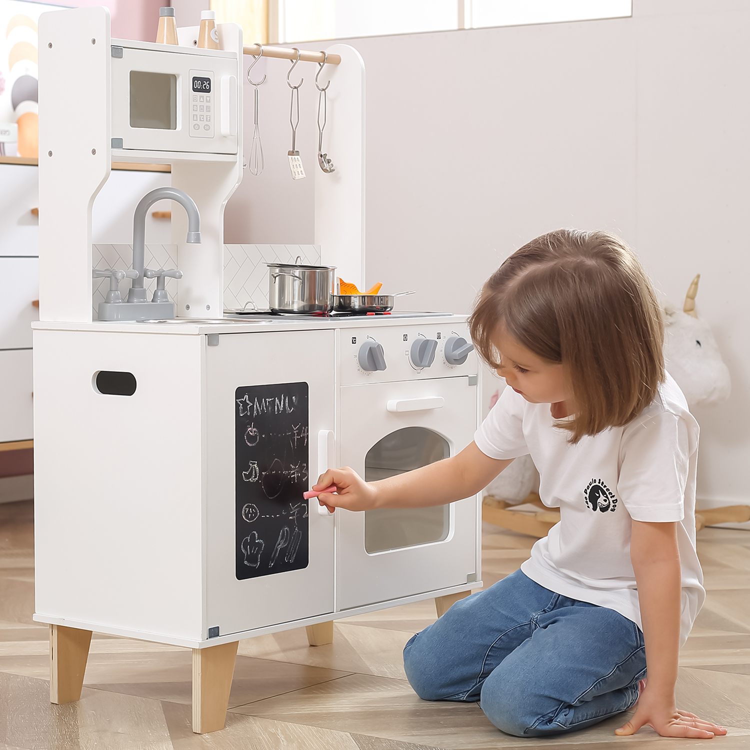 Cozinha em madeira com ardósia Branca