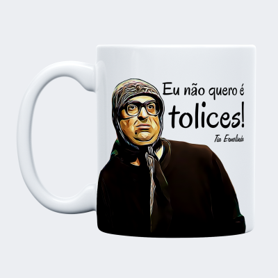 Caneca branca com imagem de senhora e texto em português.