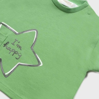 Camisola verde de criança com estampa de estrela e texto I'm happy