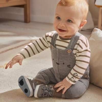 Conjunto Jardineira Felpa