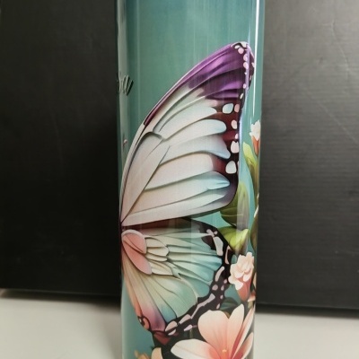 Tumbler borboleta personalizada - nome