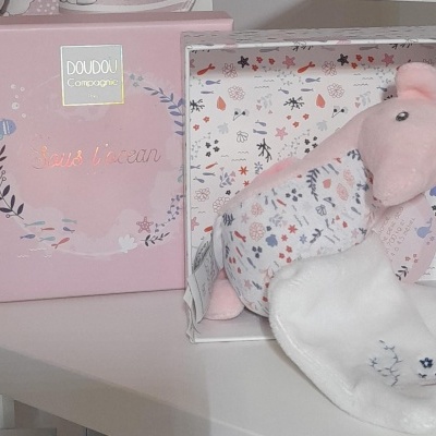 Ref:DC3654 - DouDou "MAR" Cavalo marinho rosa