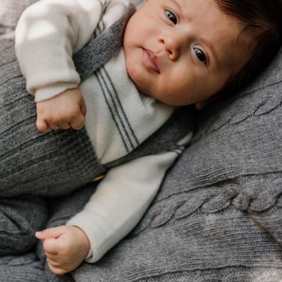 Camisola com abertura no ombro tricotada em lã | LOVE IN WINTER DAYS