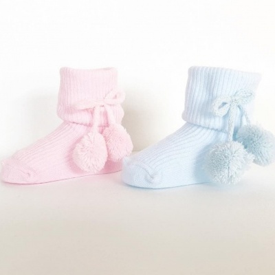 Meias recém nascido com pompons