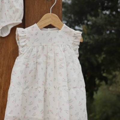 Vestido em tecido de algodão com papoilas e folhos | SOFT