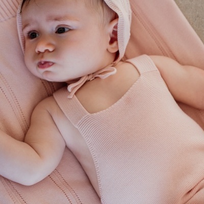 Fofo de alças tricotado em algodão orgânico | HELLO LITTLE MOTHER LOVE