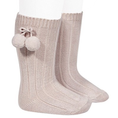 Meias altas com pompons