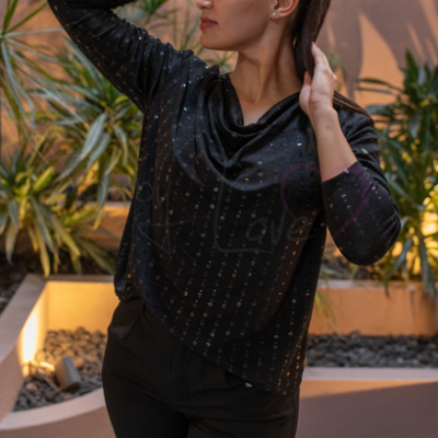 TÚNICA DE BRILHO COM GOLA DRAPEADA