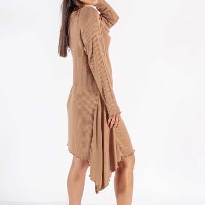 VESTIDO DE PONTAS LISO