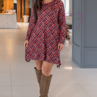 VESTIDO CURTO DE MALHA COM GOLA DESCAÍDA