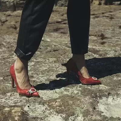 SAPATOS RENDA COM APLICAÇÃO