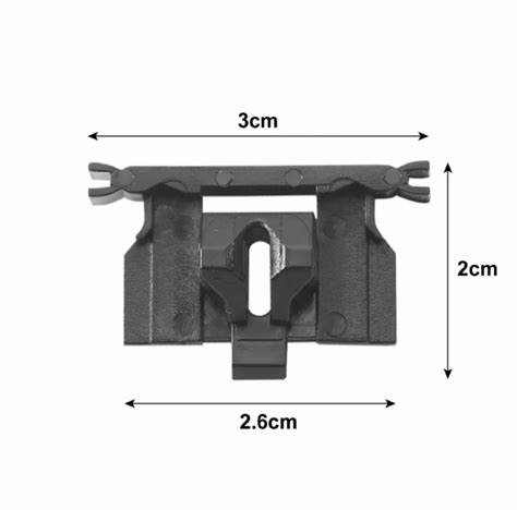 clip de metal preto com dimensões e ranhura central