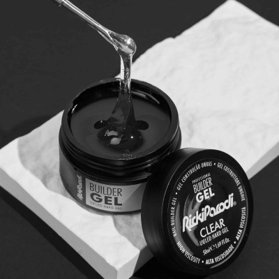 Frasco preto de gel construtor transparente RickiParodi com espátula metálica e placa branca