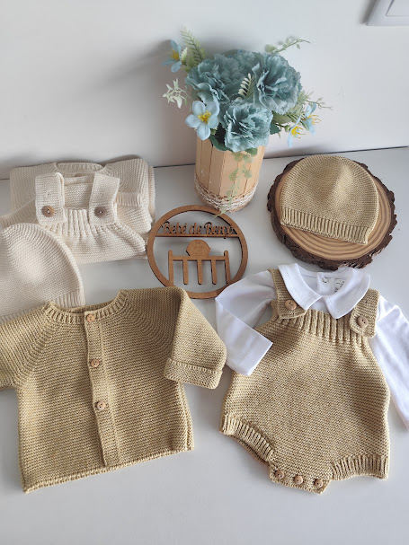 Fofo de Malha Natural com Casaco e Gorro