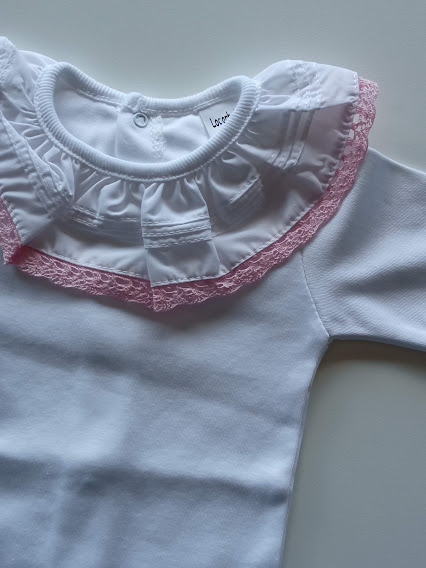 Body branco de bebé com gola satin e renda cor-de-rosa