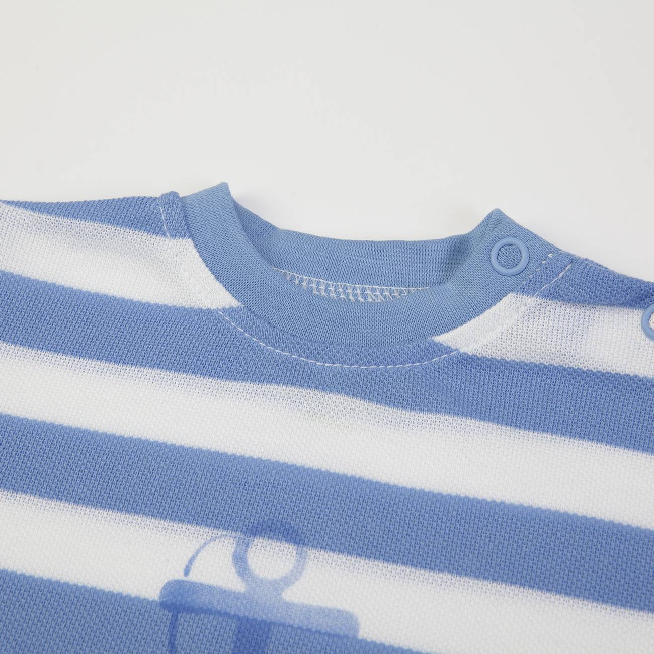 Camisola de bebé às riscas azuis e brancas com fechos no ombro