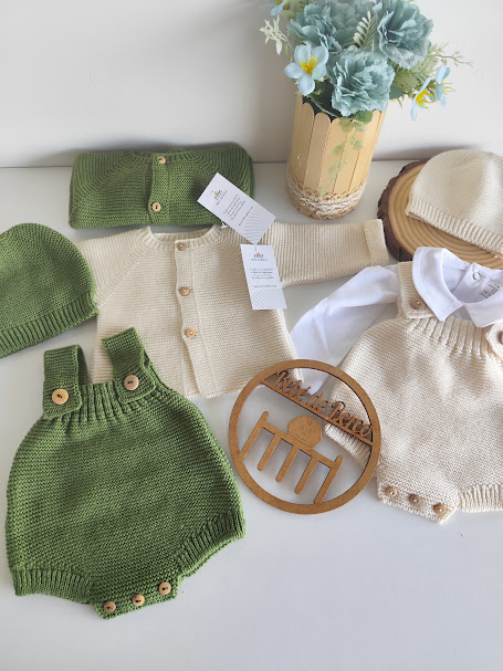 Fofo de Malha Natural com Casaco e Gorro