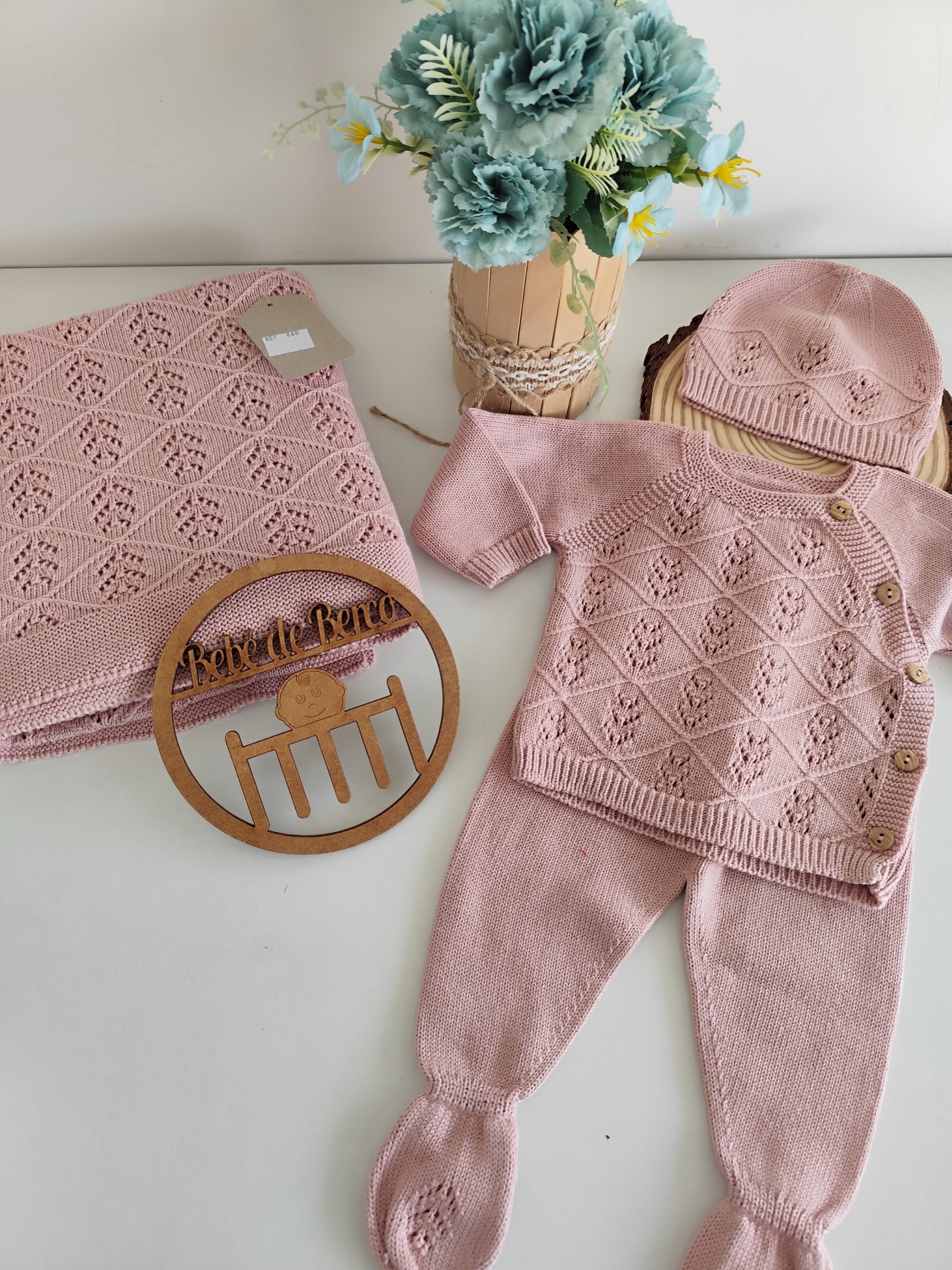 Camisola, calça e gorro malha fina