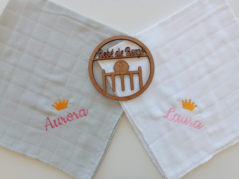 Fralda com Nome e Coroa