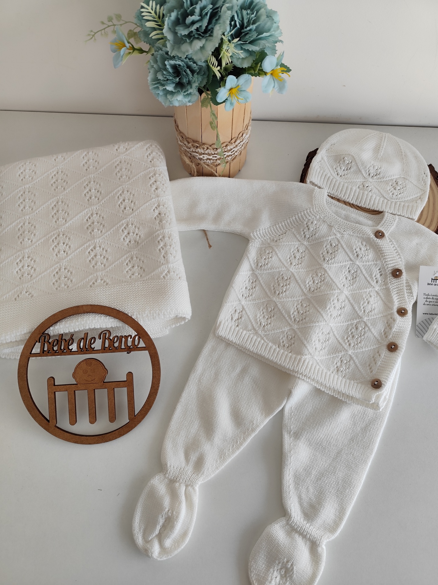 Camisola, calça e gorro malha fina