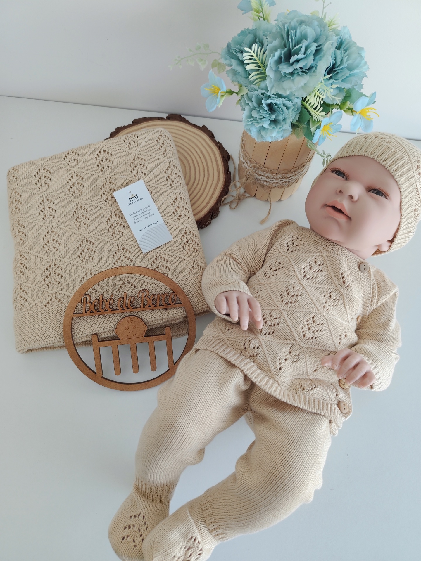 Camisola, calça e gorro malha fina