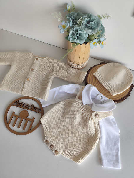 Fofo de Malha Natural com Casaco e Gorro