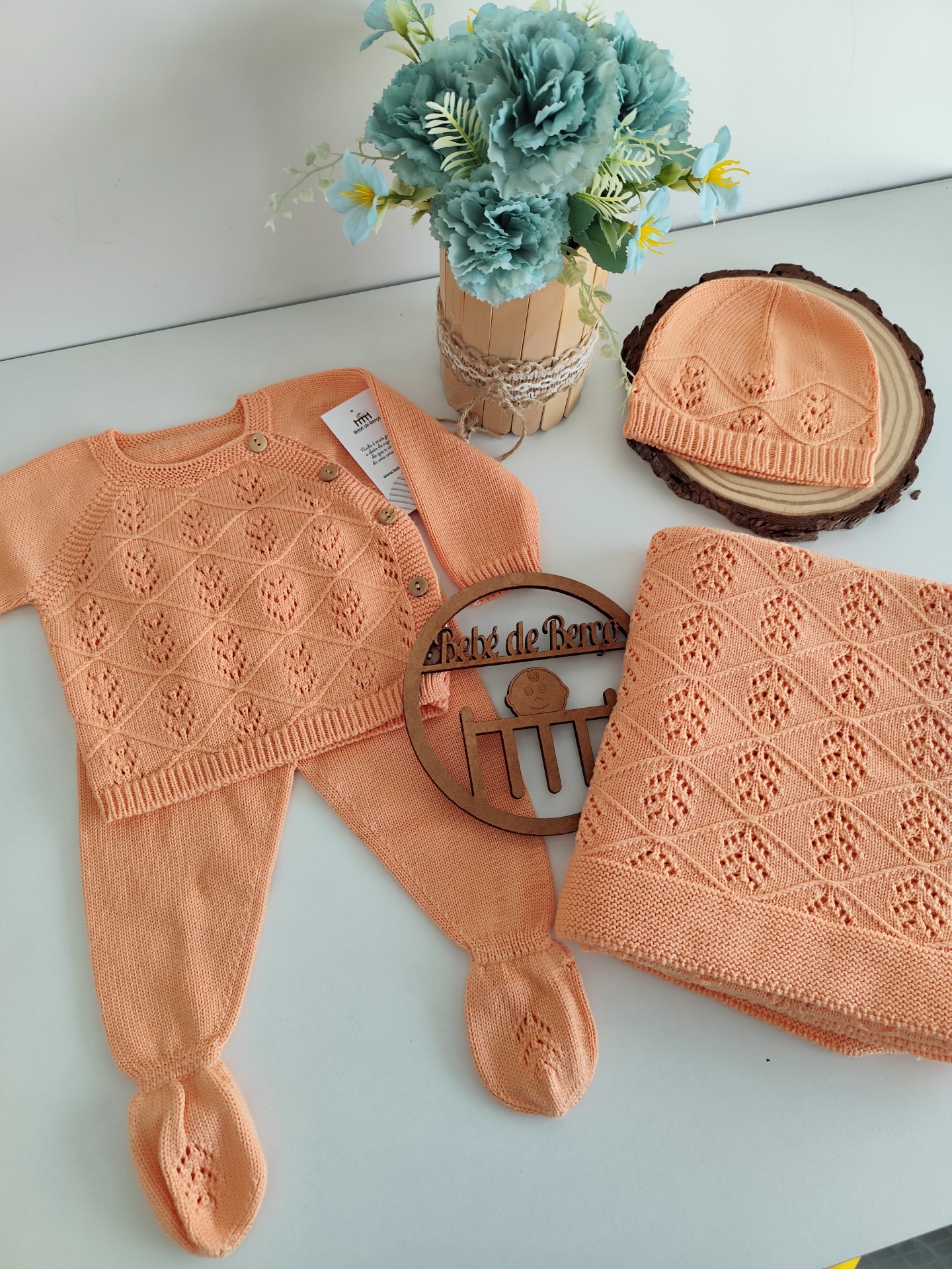 Camisola, calça e gorro malha fina