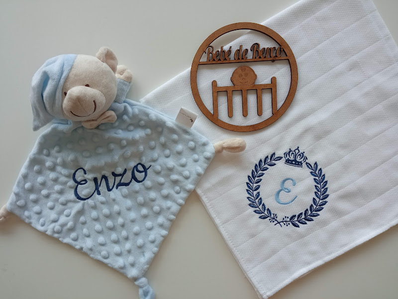 Fralda com Arabesco e Coroa