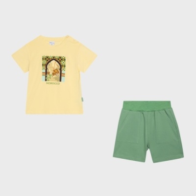 Conjunto T-shirt amarela/Calção verde