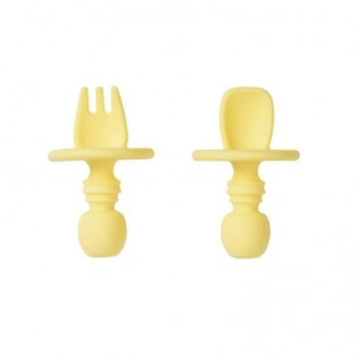 conjunto de duas colheres bébé amarelas de silicone com pega arredondada