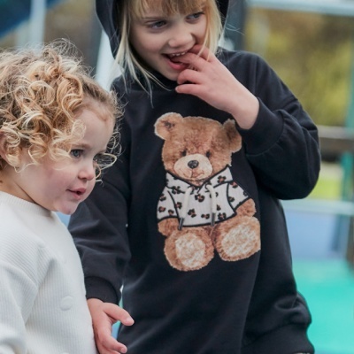 Vestido felpa carapuço