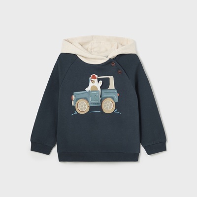 Sweatshirt infantil azul escuro com capuz bege e estampa de carro com personagem