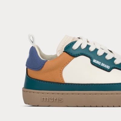 Tênis casual multicolor com inscrição MURIS BRAND