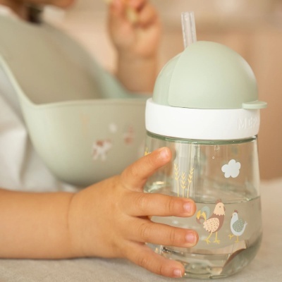 Garrafa com palhinha