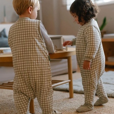 SACO DE DORMIR COM PÉS - MINT TEA - TOG 2.5 - COM MEIAS E MANGAS