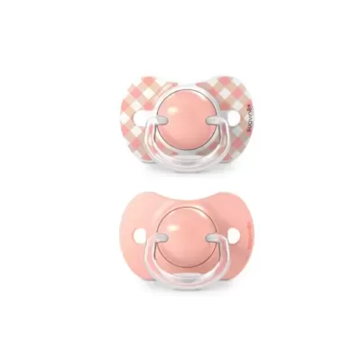 Duas chupetas cor-de-rosa para bebés, uma com padrão xadrez e outra lisa
