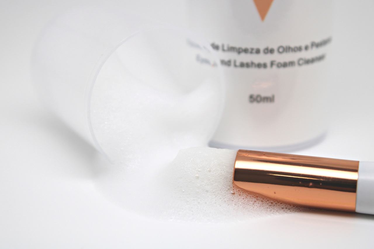 Os 5 Benefícios da espuma de limpeza de pestanas